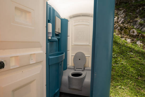 Porta potty delivery and setup in Richwood, OH